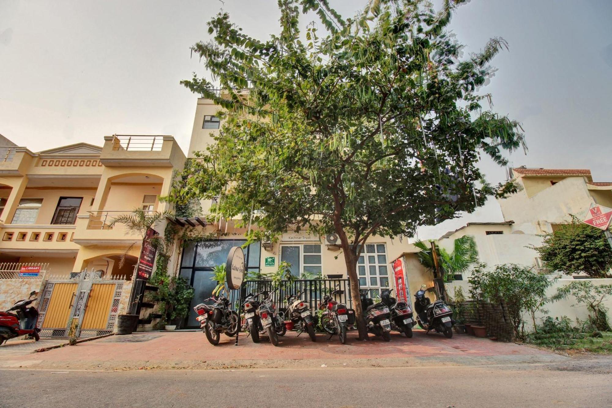 Super Townhouse Kachnar House Vikas Nagar 호텔 Hasanganj 외부 사진